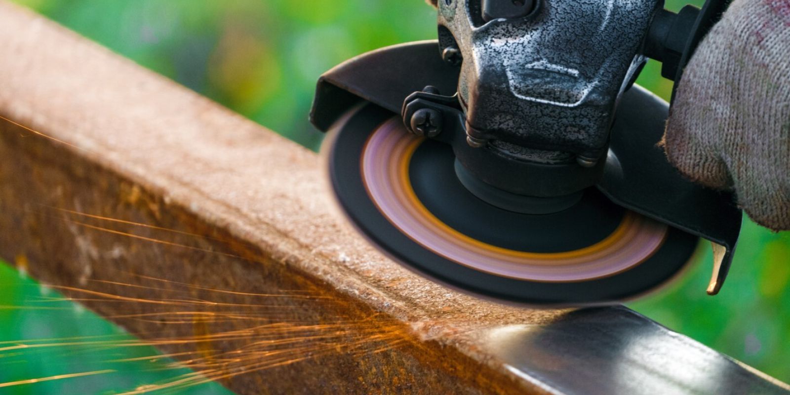 Cleaning disc for spotless surfaces