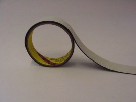 3M™ 4516 vinilhab egyoldalas ragasztószalag, 1,6 mm vastag, fekete, 6 mm x 33 m