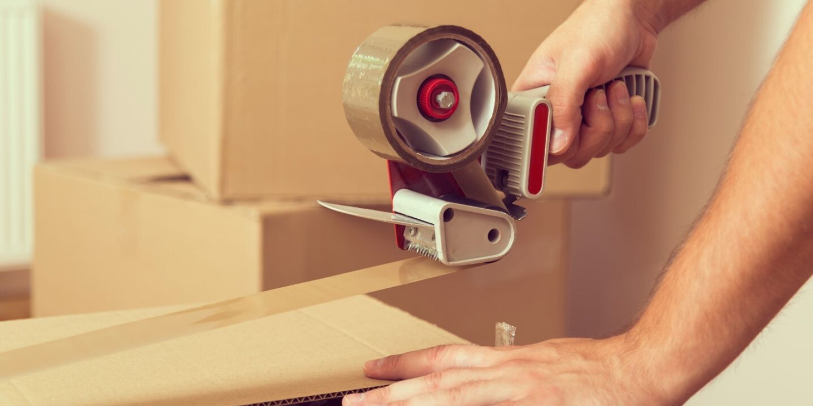 A ragasztószalag adagoló használata