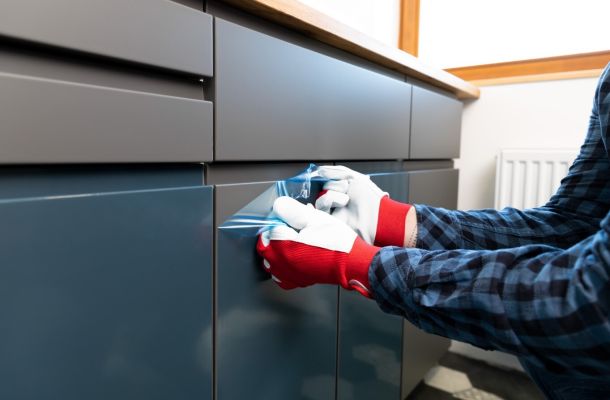 Felületvédő fólia: kerüljük el az apró sérüléseket fóliázással!