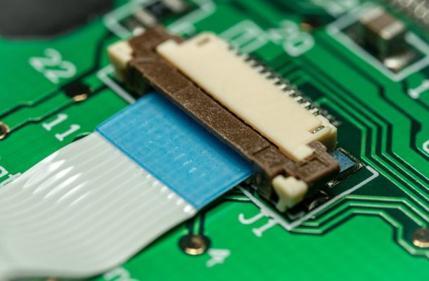 Szalagkábel, ami összeköt