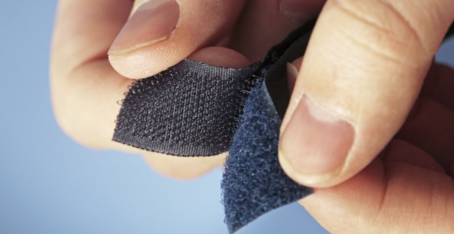 Öntapadó tépőzár: diszkrét megoldás minden helyzetben