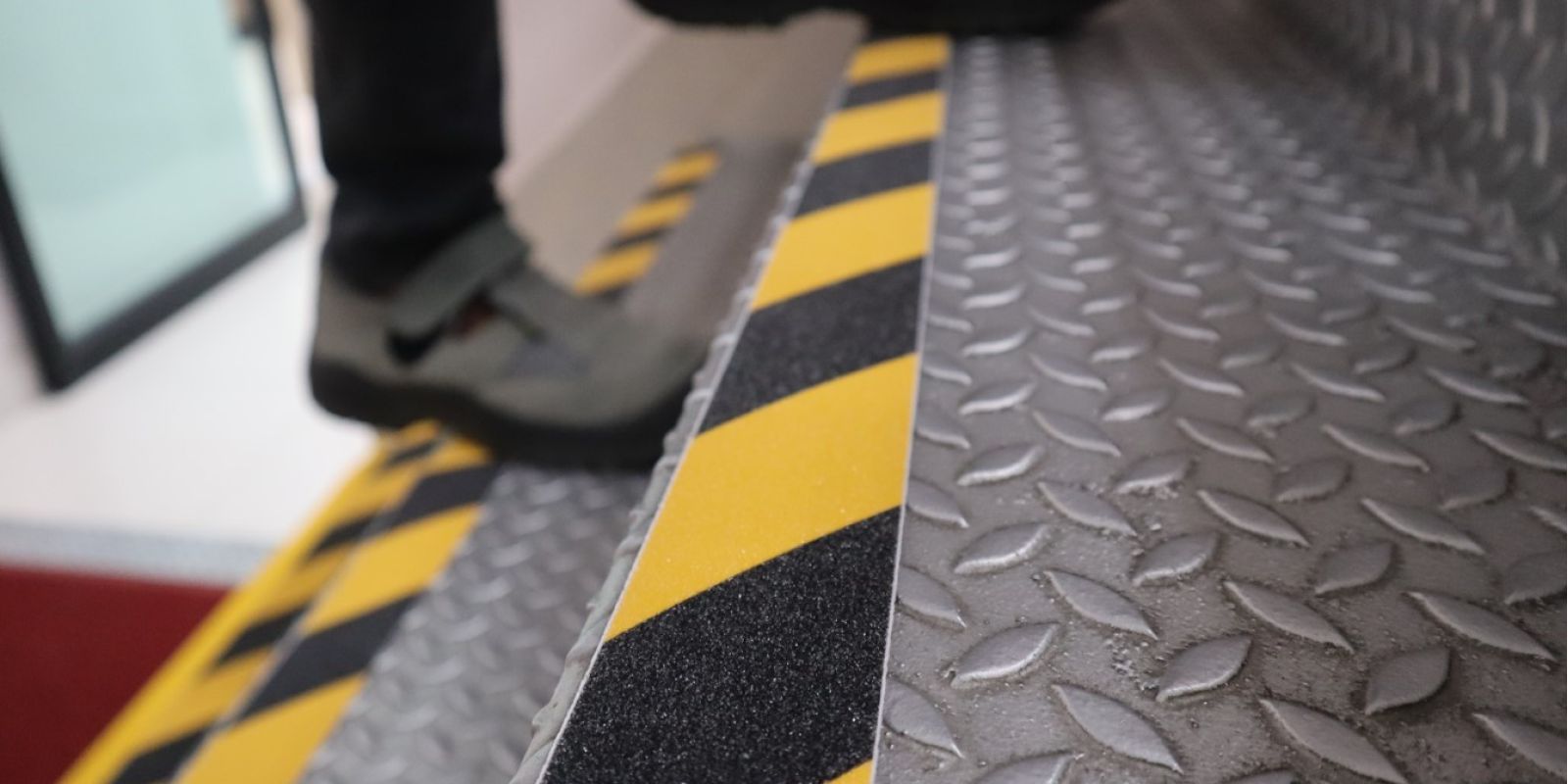 3M csúszásgátló szalag – professzionális balesetmegelőzés beltéren és kültéren