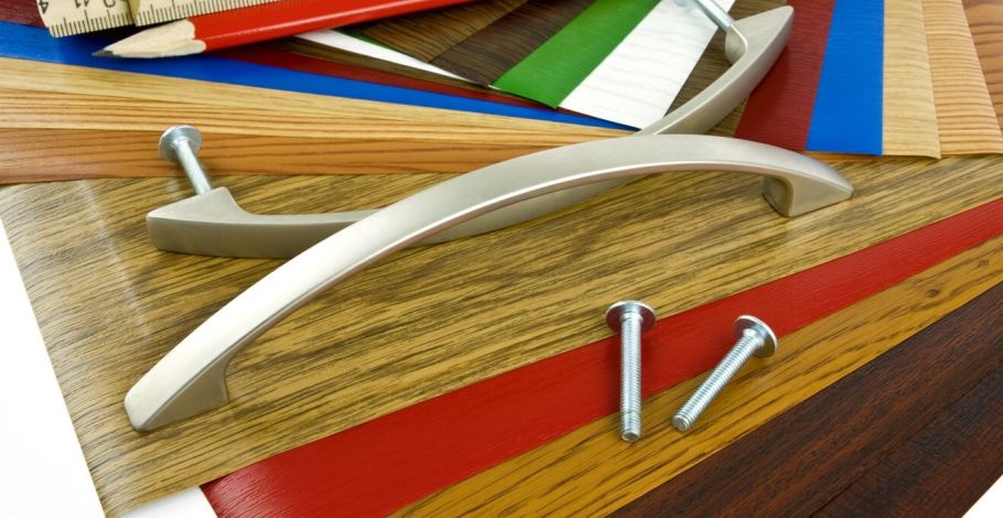 Furniture wrapping: a new look in an easy way