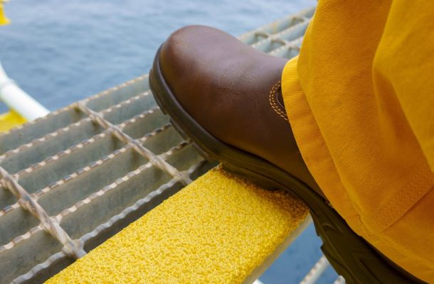 Outdoor anti-slip tape