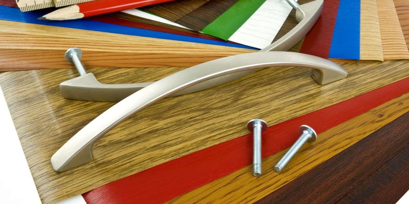 Furniture wrapping: a new look in an easy way