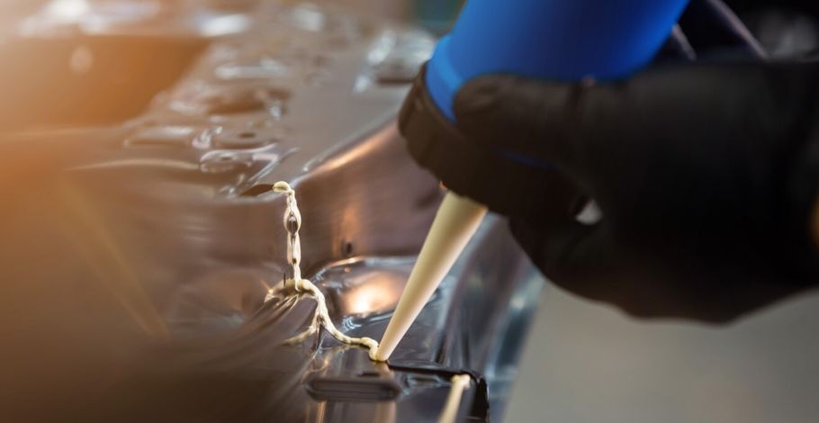 A gumiragasztó használata