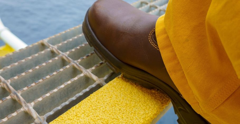 Outdoor anti-slip tape